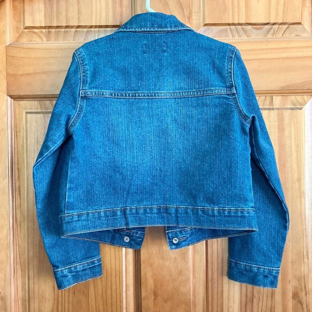 Girls size 5/6 Children’s Place gently used denim jacket with snap closure